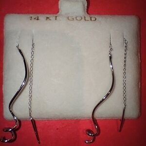 Elegant 14kt Gold Dangle Earrings